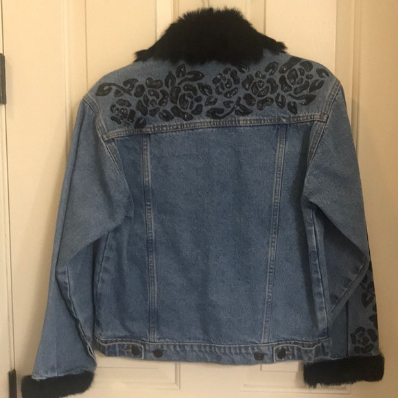 Vintage Jean Jacket with faux fur, Medium - Picture 7 of 7